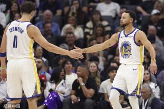 以调侃和赞 以调侃和赞